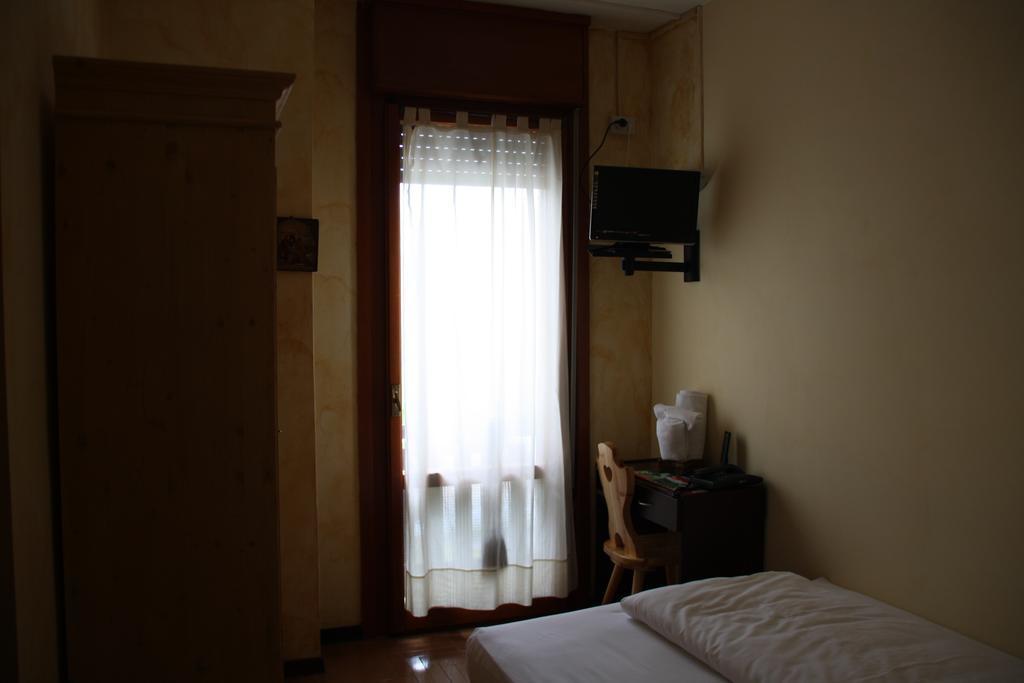 Hotel La Caminatha Val di Zoldo Kamer foto