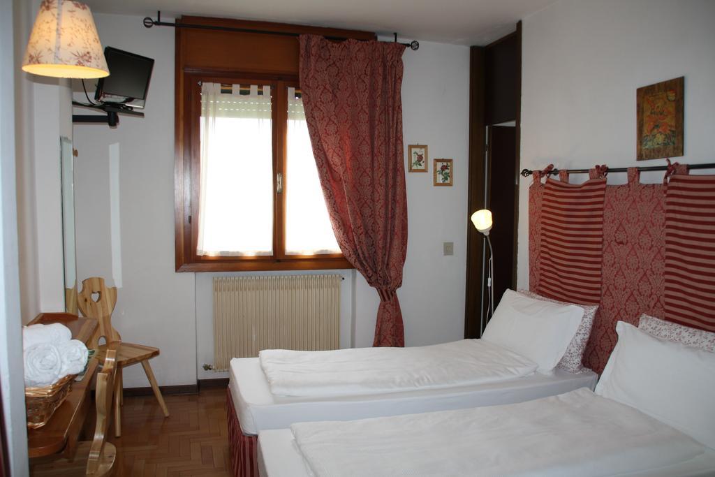 Hotel La Caminatha Val di Zoldo Kamer foto